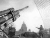 Chandogin: Sowjetische Flakstellung vor der Isaakskathedrale, Leningrad, 1942 (© Deutsch-Russisches Museum Berlin-Karlshorst e.V.)