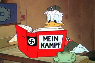 Der Fuehrer's Face (© Disney): Donald as worker in Nazi Germany